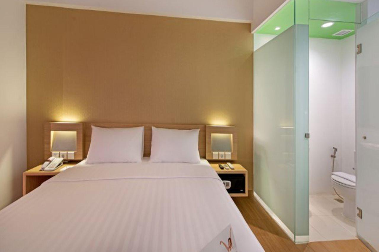 Whiz Prime Hotel Megamas Manado Buitenkant foto